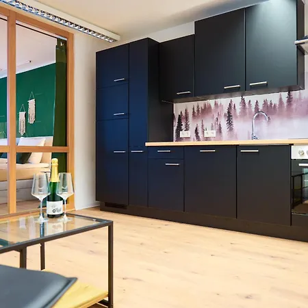 Apartment Stylisches I Fahrstuhl I Bahnhofsnah *